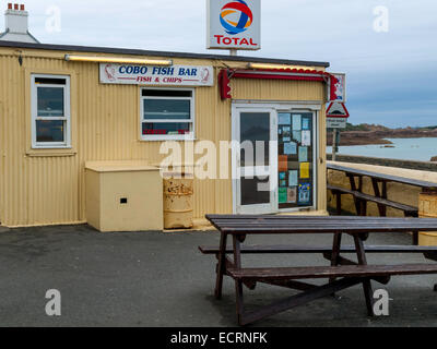 Ein kleiner Fisch und Chips Laden im Cobo auf der West-Küste von Guernsey Stockfoto