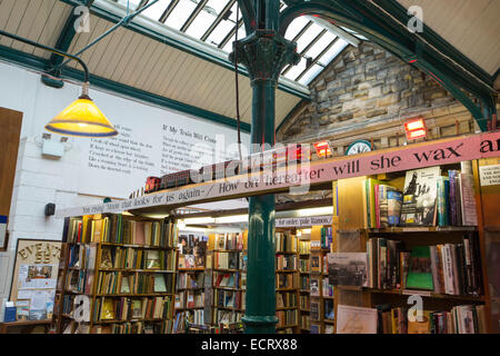 Barter Bücher in Alnwick, eines der größten Antiquariaten in Großbritannien. Stockfoto