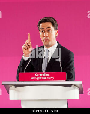 Labour Party Leader, Ed Miliband Einwanderungskontrolle in Gt Yarmouth, Norfolk heute sprechen. Fotografie von Jason Bye Stockfoto