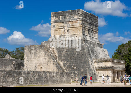 Tempel am Ballspielplatz, Maya-Ruinen von Chichen Itza, Riviera Maya, Halbinsel Yucatan, Mexiko Stockfoto