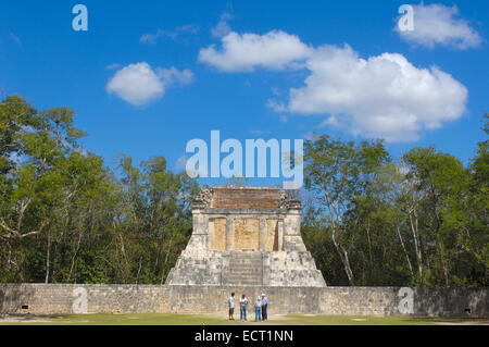 Tempel am Ballspielplatz, Maya-Ruinen von Chichen Itza, Riviera Maya, Halbinsel Yucatan, Mexiko Stockfoto