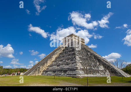 Pyramide des Kukulcan, Le Château, Maya-Ruinen von Chichen Itza, Riviera Maya, Halbinsel Yucatan, Mexiko Stockfoto