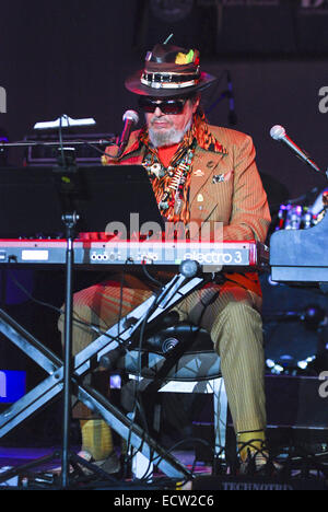 Dr. John führt das Chicago Blues Festival im Grant Park in der Innenstadt von Chicago das vergangen Freitag, den 14. Juni Featuring: Dr. John Where: Chicago, Illinois, USA bei: 15. Juni 2014 Stockfoto