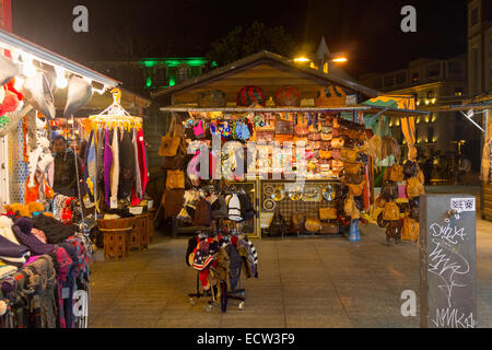 MADRID, Spanien - Dezember 18: Verkauf aller Arten von Elementen auf dem Weihnachtsmarkt in der Stadt 18. Dezember 2014 in Madrid Spanien Stockfoto