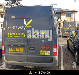 Cottsway Wohnungsbaugesellschaft Van, Witney, West Oxfordshire, England, Vereinigtes Königreich Stockfoto