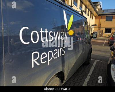 Cottsway Wohnungsbaugesellschaft Van, Witney, West Oxfordshire, England, Vereinigtes Königreich Stockfoto