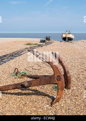 Angabe, die die Fischerei-Industrie wenn auch kleine, an der Nordostküste Englands in Aldeburgh, Suffolk überlebt. Stockfoto