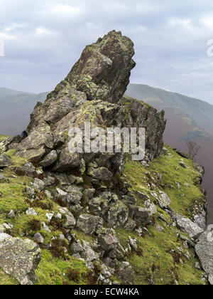 Haubitze Felsformation auf dem Gipfel des Helm Crag, Grasmere, Lake District, Cumbria, England, UK. Stockfoto