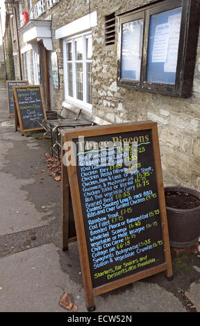 Drei Tauben Pub, Woodgreen, Witney, West Oxfordshire, England, Vereinigtes Königreich Stockfoto