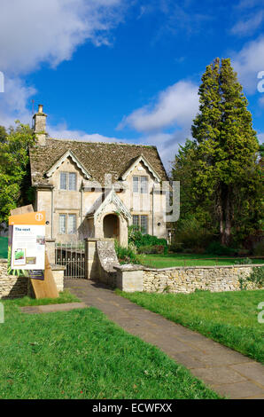 Viktorianische Keeper Cottage, Westonbirt Staatsangehörig-Arboretum, Gloucestershire, England, Vereinigtes Königreich Stockfoto