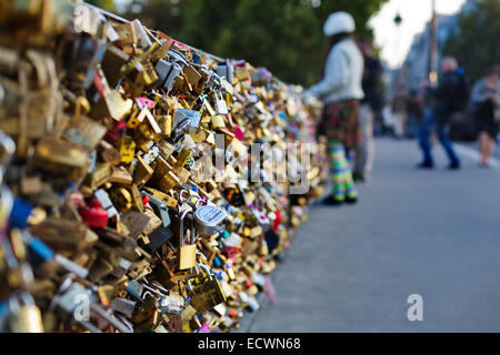 Schlösser auf der Pont des Arts in Paris Stockfoto