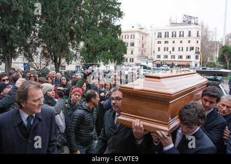 Italien, 20. Dezember 2014. Die Beerdigung von der italienischen Schauspielerin Virna Lisi verstorbenen im Alter von 78. Bildnachweis: Luca Prizia/Pacific Press/Alamy Live-Nachrichten Stockfoto