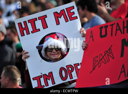 Las Vegas, NV, USA. 20. Dezember 2014. Utah-Fans während der königlichen Purpur Las Vegas Bowl College-Football-Spiel zwischen die Utah Utes und die Colorado State Rams im Sam Boyd Stadium in Las Vegas NV John Green/CSM/Alamy Live News Stockfoto