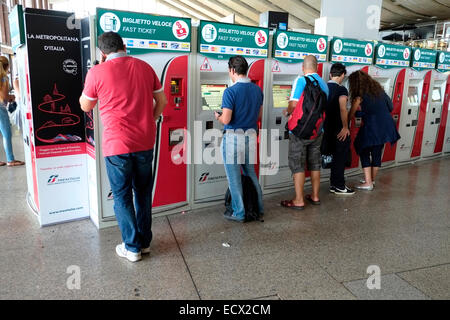 Ticket-Maschine-Termini Bahnhof Rom Italien IT EU Europa Stockfoto