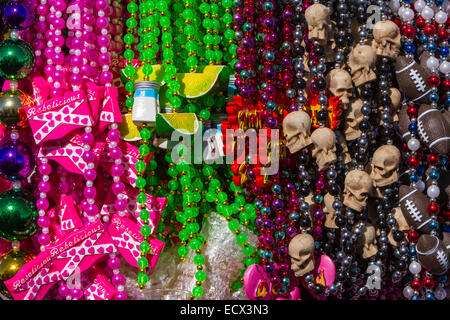 Nahaufnahme einer Vielzahl von Karneval bunte Perlen auf einem Festival in Galveston, Texas, USA. Stockfoto