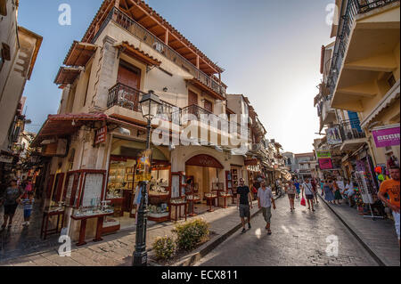 Touristen in Rethymnon, Crete Stockfoto