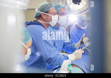 Ärzte der Chirurgie im Operationssaal Stockfoto