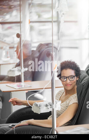 Patientin, die Behandlung im Krankenhaus Stockfoto