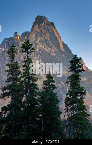 Liberty Bell überragt Washington Pass, Nationalwald Okanogan-Wenatchee, Washington Stockfoto