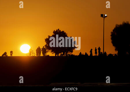 Gran Canaria - Maspalomas, Paseo Maritim, Promenade und Strand. Sonnenuntergang. Stockfoto