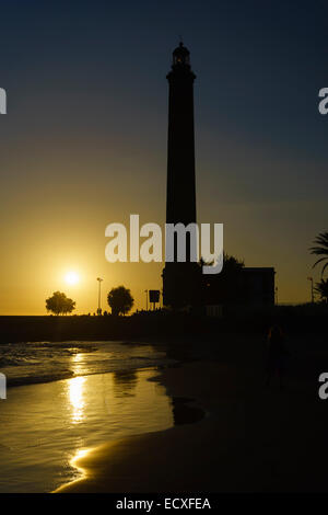 Gran Canaria - Maspalomas, Paseo Maritim, Promenade und Strand. Sonnenuntergang. Stockfoto