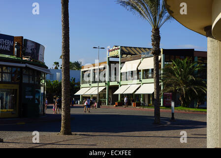 Gran Canaria - Maspalomas, Paseo Maritim, Promenade und Strand. Varadero-Einkaufszentrum. Stockfoto