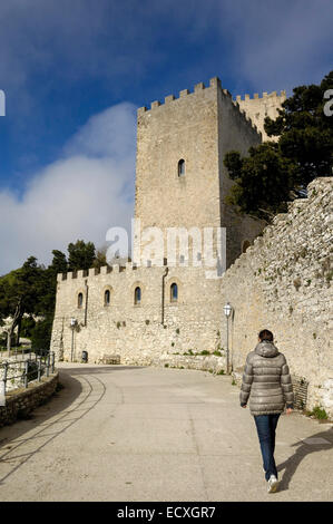 Castello Normanno, Torretta Pepoli und Torri del Balio, Erice, Sizilien, Italien Stockfoto