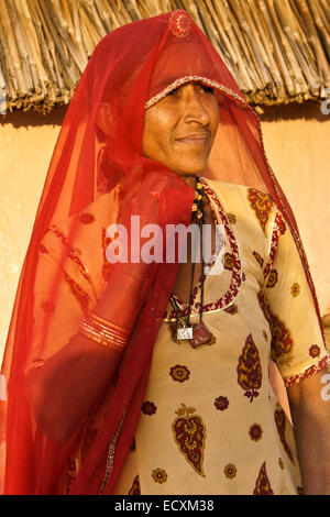 Nagauri Jat-Frau in traditioneller Kleidung, Rajasthan, Indien Stockfoto