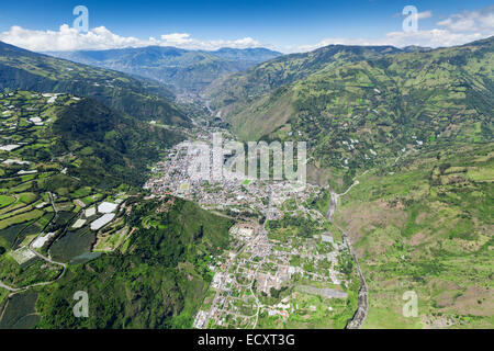 Höhe Straße in Ecuador Kreuzung Landwirtschaftliche Landschaft Stockfoto