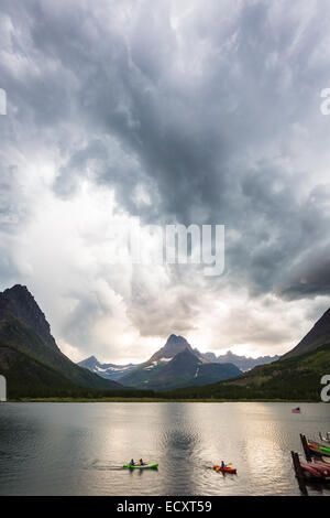 Swiftcurrent Lake im Glacier National Park, befindet sich im Bundesstaat Montana Vereinigten Staaten. Stockfoto