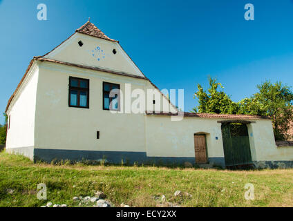 Deutsch-Weißkirch Dorf und befestigte Kirche von Deutsch-Weißkirch, Siebenbürgen, Rumänien ein schönes Haus in dem Dorf Viscri Stockfoto