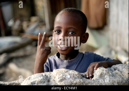 Junge, Lager für Erdbeben-Flüchtlinge Camp Icare, 5 Jahre nach der 2010 Erdbeben, Fort National, Port-au-Prince, Haiti Stockfoto