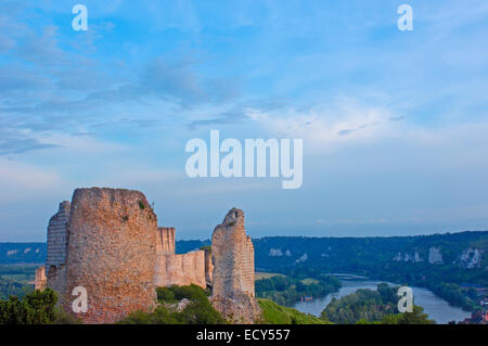 Mäander des Flusses Seine und Galliard Burg Château-Gaillard, Les Andelys, Seine-Tal, Normandie, Frankreich Stockfoto