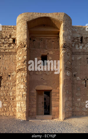 Eingang, Wüste Burg Qasr Kharana oder Qasr al-Harrana oder Qasr al-Kharanah, Kharaneh oder Hraneh, Jordanien Stockfoto