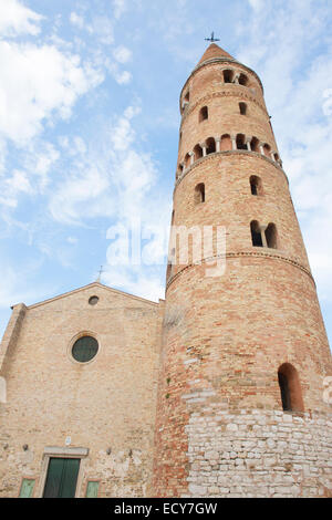 Kirchturm von Caorle, Campanile del Duomo, Kirchturm, Caorle, Veneto, Adria, Italien Stockfoto
