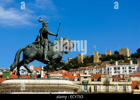 Reiterstandbild von König João ich hinter das Castelo Sao Jorge, Lissabon, Portugal Stockfoto