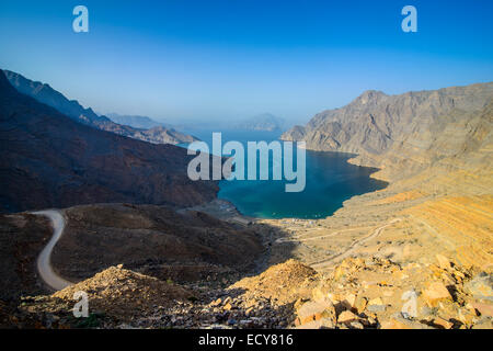 Mit Blick auf den Fjord Khor Najd, Musandam, Oman Stockfoto