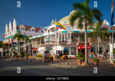 Royal Plaza Einkaufszentrum entlang der Hauptstraße, Oranjestad, Aruba, West Indies Stockfoto