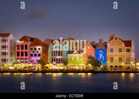 Bunte holländische Architektur Linien der Wharf in Willemstad, Curacao, Niederländische Antillen Stockfoto