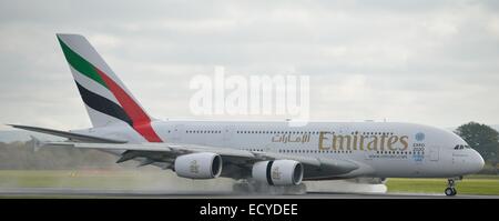 Manchester Flughafen Emirates AIrways Airbus A6-EED A380-800 Stockfoto