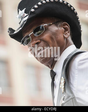 Senior-African-American Mann mit Cowboyhut Stockfoto