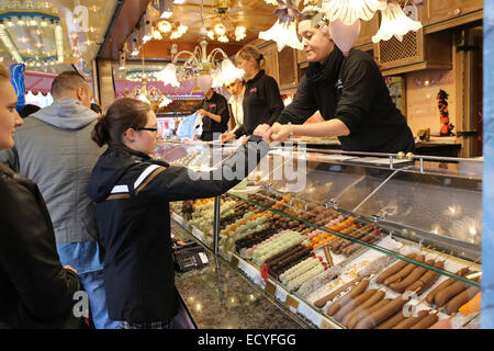 Oktoberfest Boden Masse gelifteter fahren München 2014 Stockfoto