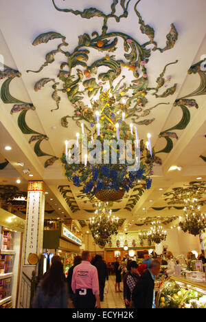 Fleischabteilung bei Harrods, London UK Stockfoto