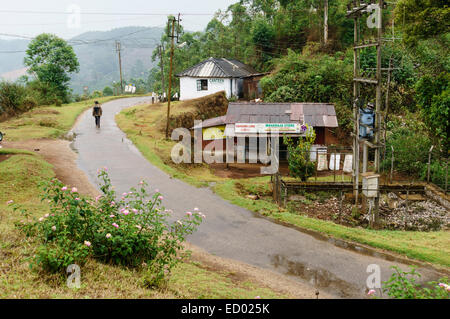 Kerala, Indien - Grahams Land mit Dorfladen. Eine kleine Siedlung namens für schottischen Tee Pflanzer. Stockfoto