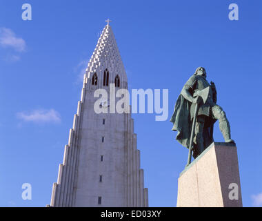 Hallgrímskirkja (Kirche von Hallgrímur) zeigt Leif Erikson Statue, Skólavörðustígur, Reykjavík, Hauptstadt, Island Stockfoto