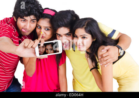 indische College-Freunde Telefon selfie Stockfoto