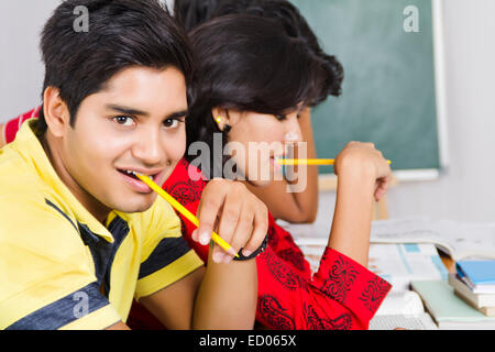 indische College Freunde Studie Stockfoto