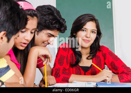 indische College Freunde Studie Stockfoto