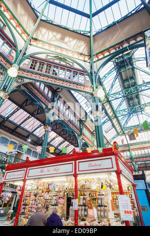 England, Yorkshire, Leeds, Leeds City Market aka Kirkgate Market, Innenansicht Stockfoto