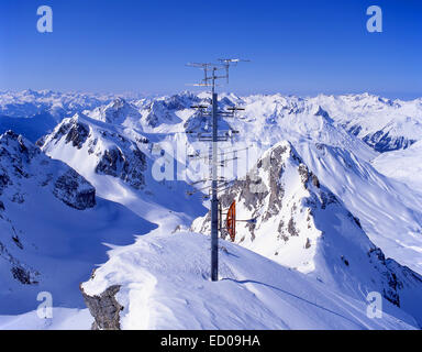 Kommunikationsturm Satellitenschüsseln, Masten und Antennen von Valluga Station, St.Anton (Sankt Anton am Arlberg), Tirol, Österreich Stockfoto